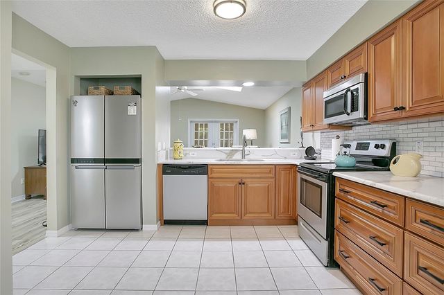 32804 OAK PARK DRIVE, Leesburg, FL 34748