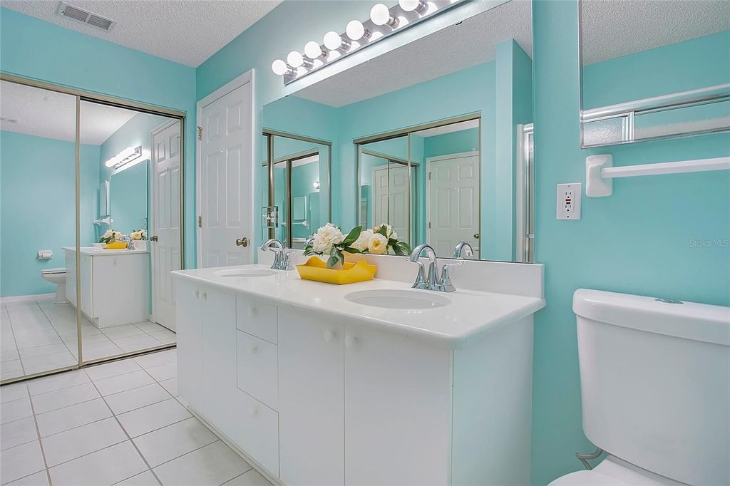 Image 20 of property listing at 32804 OAK PARK DRIVE, Leesburg, FL 34748