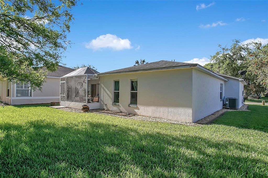 Image 30 of property listing at 32804 OAK PARK DRIVE, Leesburg, FL 34748