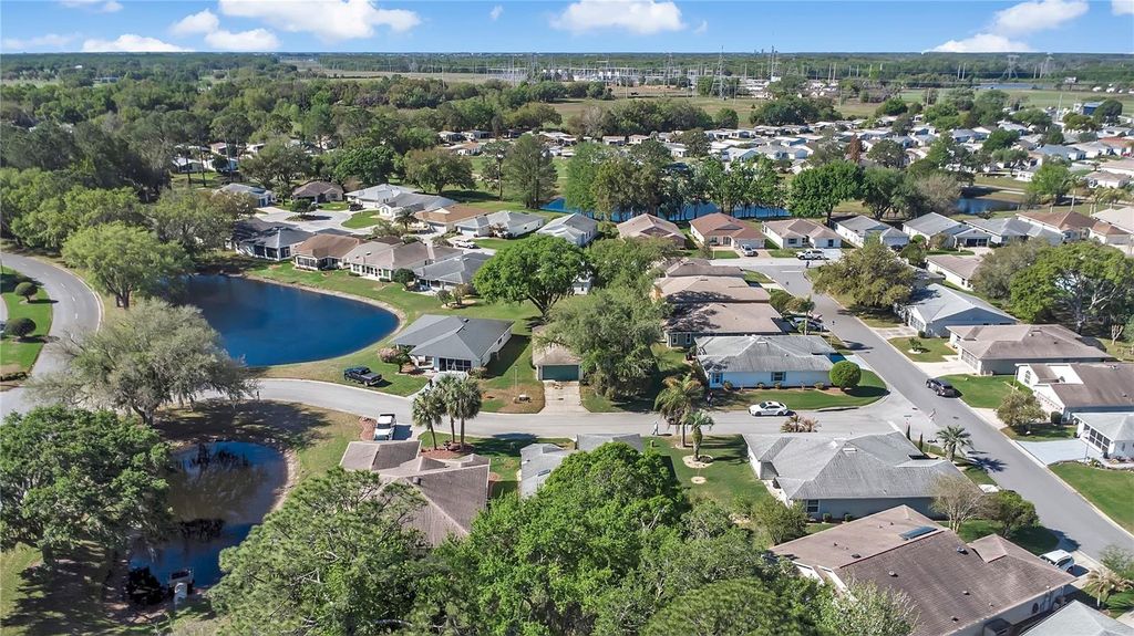 Image 36 of property listing at 32804 OAK PARK DRIVE, Leesburg, FL 34748