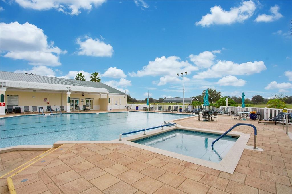 Image 40 of property listing at 32804 OAK PARK DRIVE, Leesburg, FL 34748