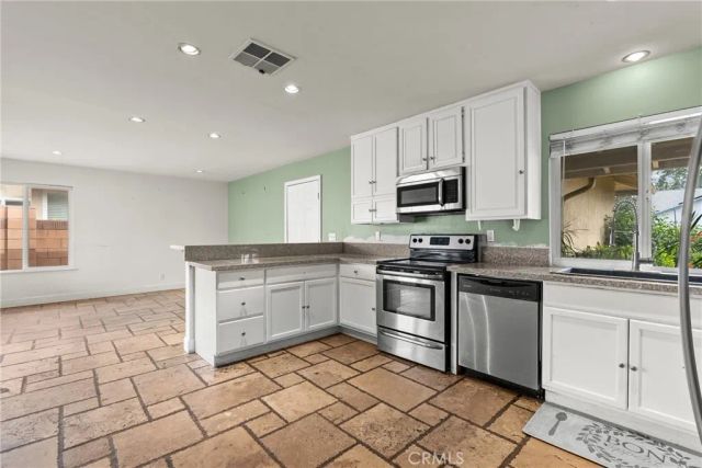 1853 Hillary Ct, Simi Valley, CA 93065