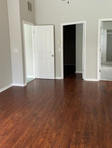 12101 ROSELAND DRIVE, New Port Richey, FL 34654