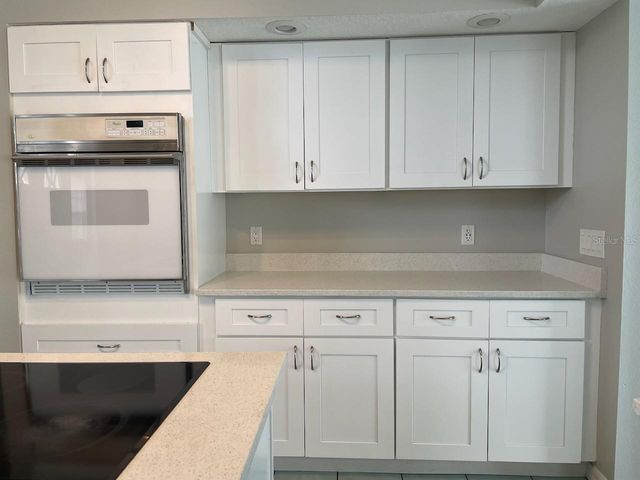 12101 ROSELAND DRIVE, New Port Richey, FL 34654