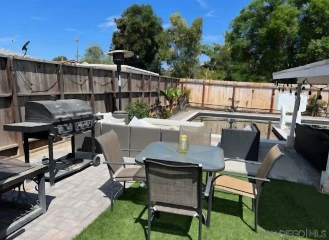 1037 Kings Road, Escondido, CA 92027