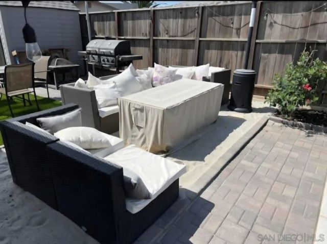 1037 Kings Road, Escondido, CA 92027