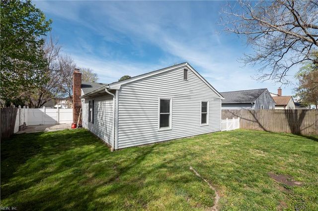 1921 Dolina DR, Virginia Beach, VA 23464