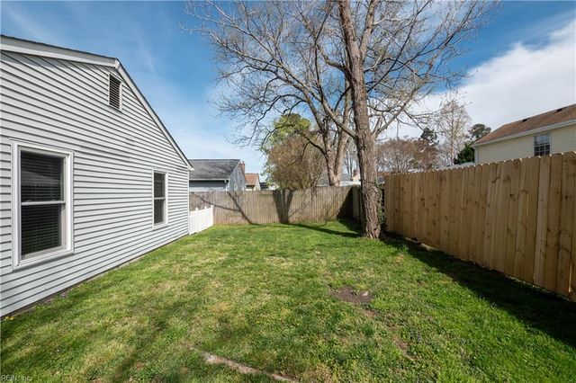 1921 Dolina DR, Virginia Beach, VA 23464