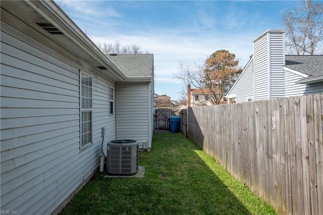 1921 Dolina DR, Virginia Beach, VA 23464