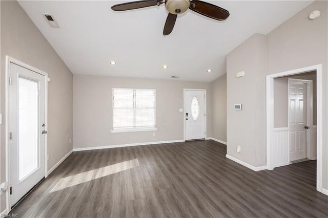 1921 Dolina DR, Virginia Beach, VA 23464