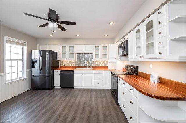 1921 Dolina DR, Virginia Beach, VA 23464