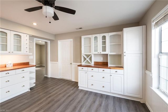 1921 Dolina DR, Virginia Beach, VA 23464