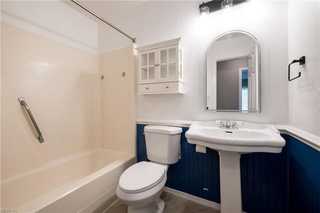 1921 Dolina DR, Virginia Beach, VA 23464