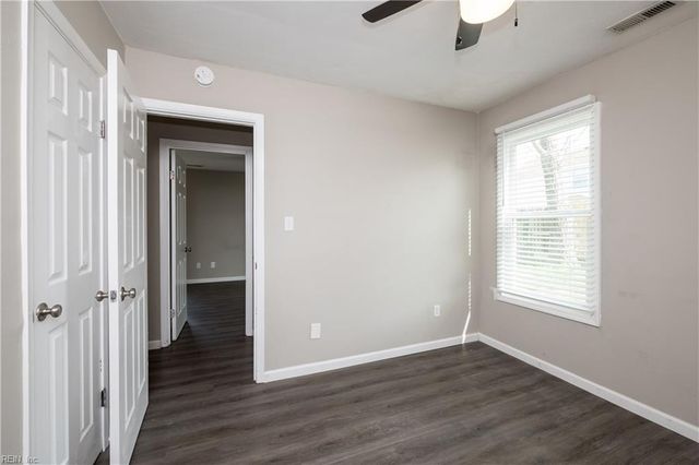 1921 Dolina DR, Virginia Beach, VA 23464