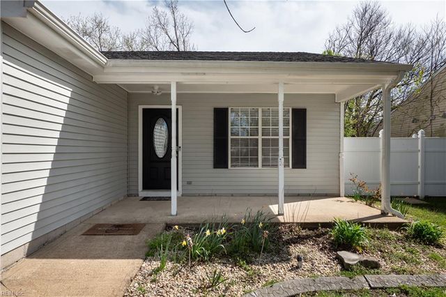 1921 Dolina DR, Virginia Beach, VA 23464