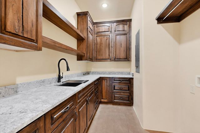 6224 Camino Alto Road NW, Albuquerque, NM 87120