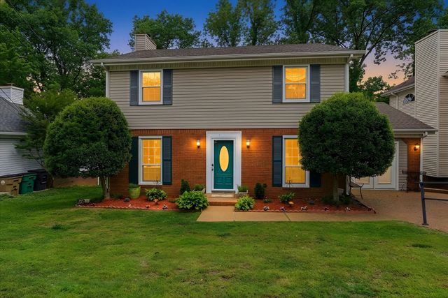 5141 English Village Dr, Nashville, TN 37211