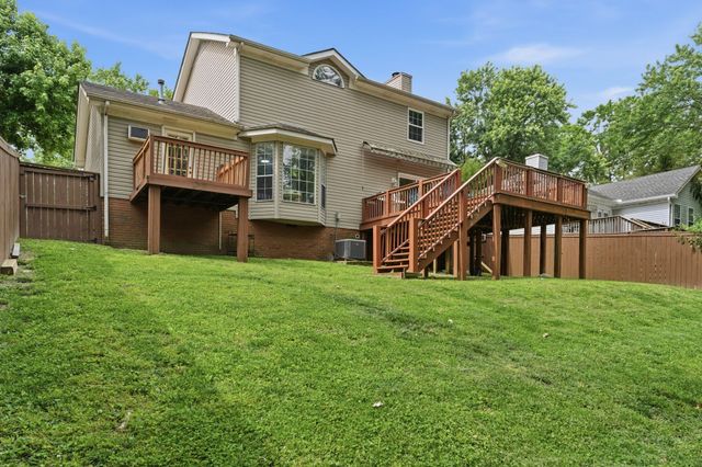 5141 English Village Dr, Nashville, TN 37211