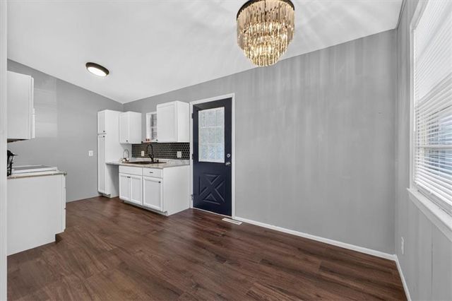1217 S Osage Street, Independence, MO 64055