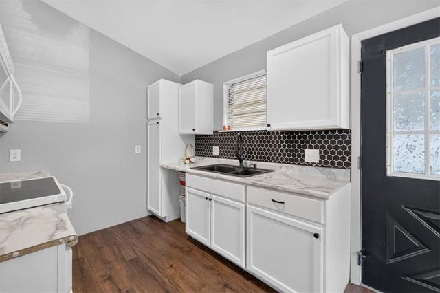 1217 S Osage Street, Independence, MO 64055