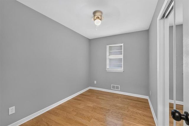1217 S Osage Street, Independence, MO 64055