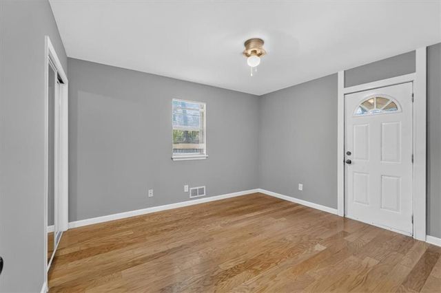 1217 S Osage Street, Independence, MO 64055
