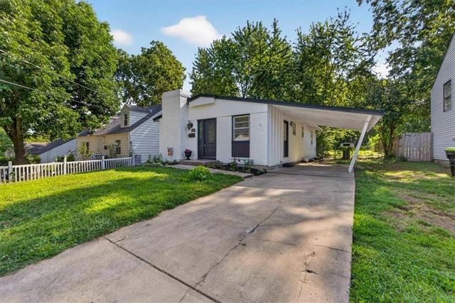 1217 S Osage Street, Independence, MO 64055