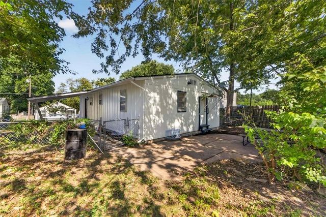 1217 S Osage Street, Independence, MO 64055
