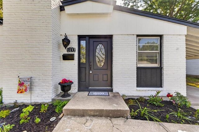 1217 S Osage Street, Independence, MO 64055