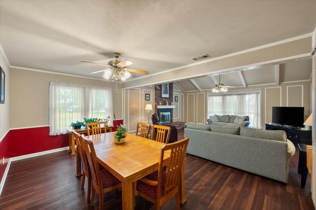 1001 Whispering Oak Court, Arlington, TX 76012