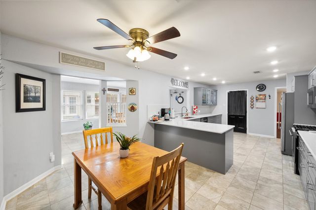 1001 Whispering Oak Court, Arlington, TX 76012