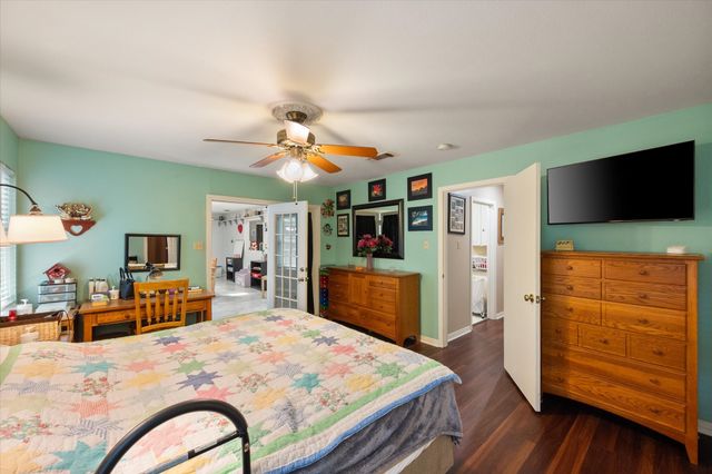 1001 Whispering Oak Court, Arlington, TX 76012