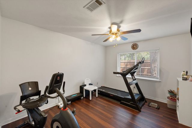 1001 Whispering Oak Court, Arlington, TX 76012