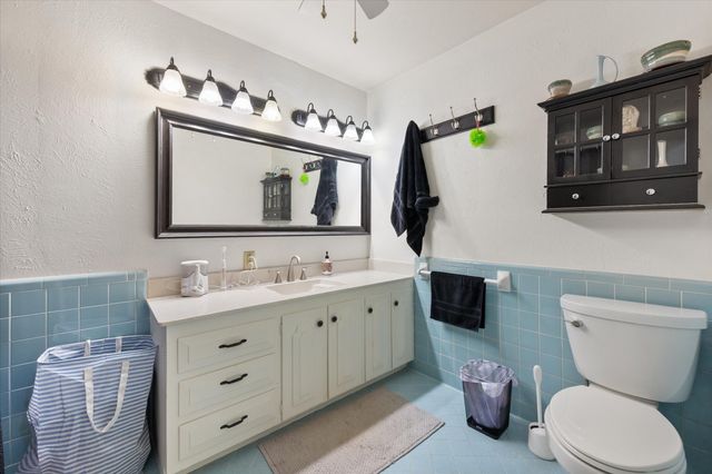 1001 Whispering Oak Court, Arlington, TX 76012