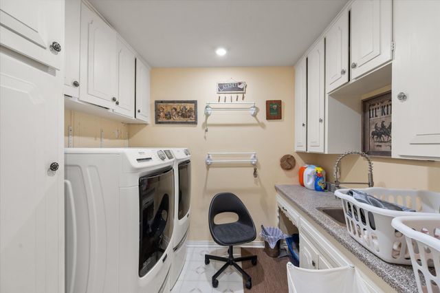 1001 Whispering Oak Court, Arlington, TX 76012