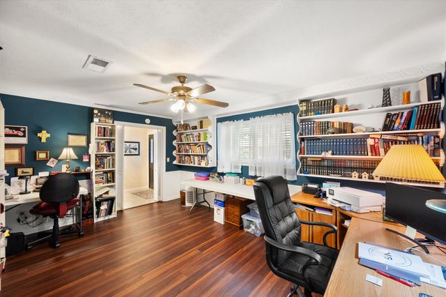 1001 Whispering Oak Court, Arlington, TX 76012