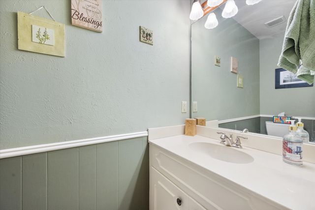 1001 Whispering Oak Court, Arlington, TX 76012