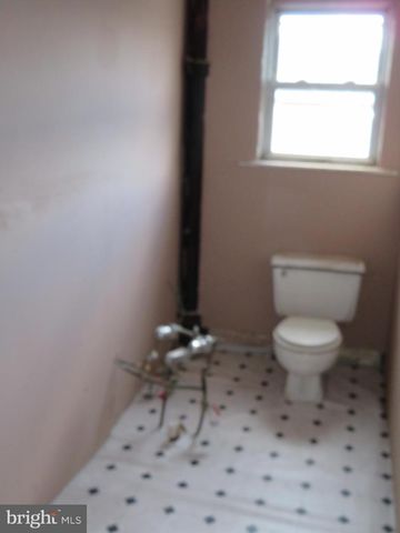 2422 E MONUMENT ST, Baltimore, MD 21205