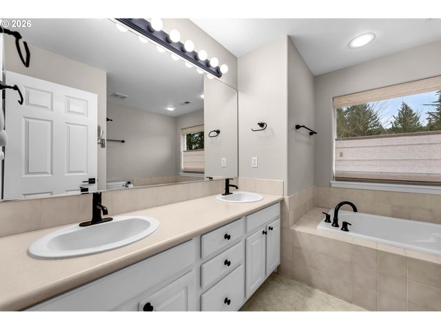 43 Se 46TH Dr, Gresham, OR 97080