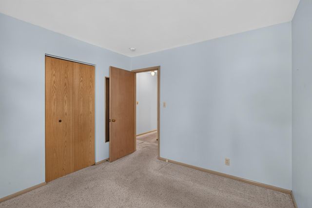 726 22nd Avenue N, South Saint Paul, MN 55075