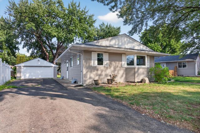726 22nd Avenue N, South Saint Paul, MN 55075