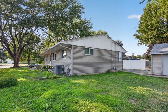 726 22nd Avenue N, South Saint Paul, MN 55075