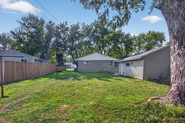 726 22nd Avenue N, South Saint Paul, MN 55075