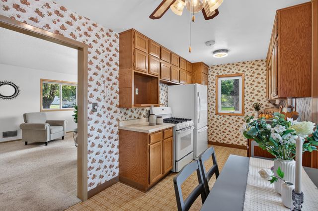 726 22nd Avenue N, South Saint Paul, MN 55075
