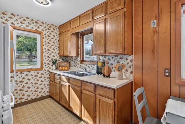 726 22nd Avenue N, South Saint Paul, MN 55075