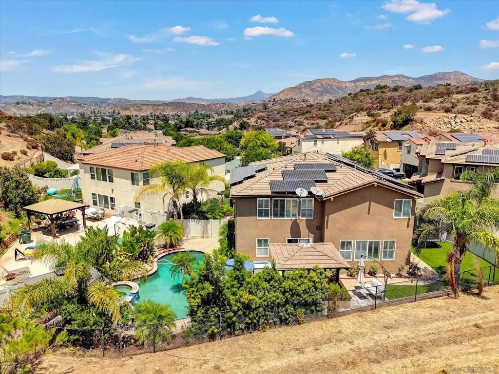 Image 7 of property listing at 13589 Sohail, Lakeside, CA 92040