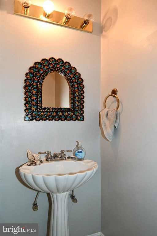 9411 WILCOXEN DR, Manassas Park, VA 20111