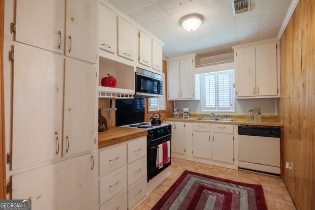 106 Nancy Avenue, Fargo, GA 31631