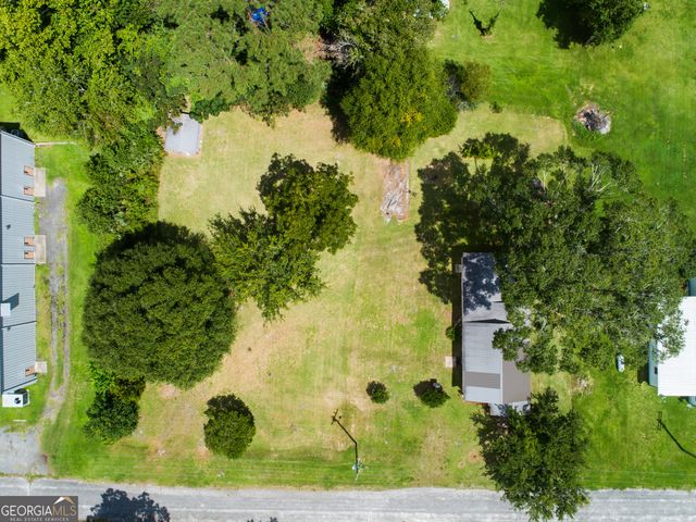 106 Nancy Avenue, Fargo, GA 31631