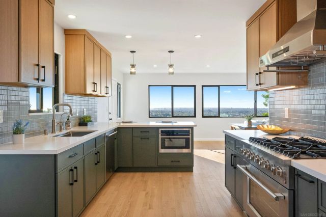 4303 Sheldon Dr, La Mesa, CA 91941
